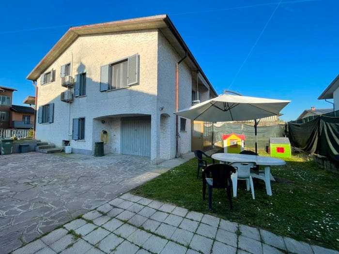 Casa quadrilocale in vendita in Via Giovanni Premoli, Centro, Massalengo