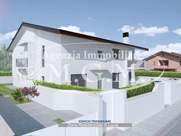 Casa con 6 locali in vendita in Santa Lucia La Borra, Pontedera