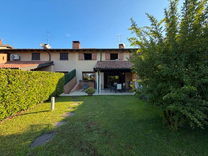 Casa con 6 locali in vendita in Gorle