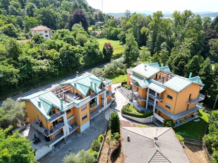 Casa quadrilocale in vendita in Via Europa, Centro, Leggiuno