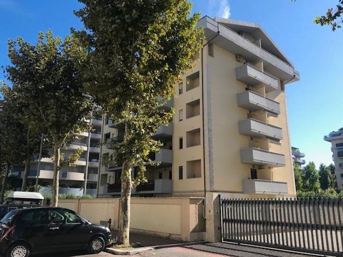 Appartamento trilocale in vendita in Via Inghilterra, Porto Allegro, Montesilvano
