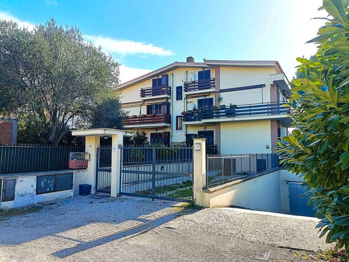 Appartamento trilocale in vendita in Via Castelvetrano, Borghesiana, Roma