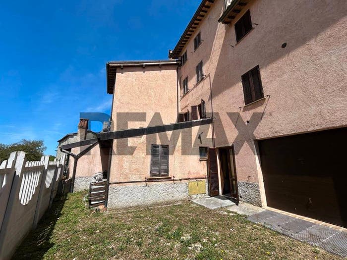 Appartamento quadrilocale in vendita in Carpello Scopoli Casenove Verchiano, Foligno