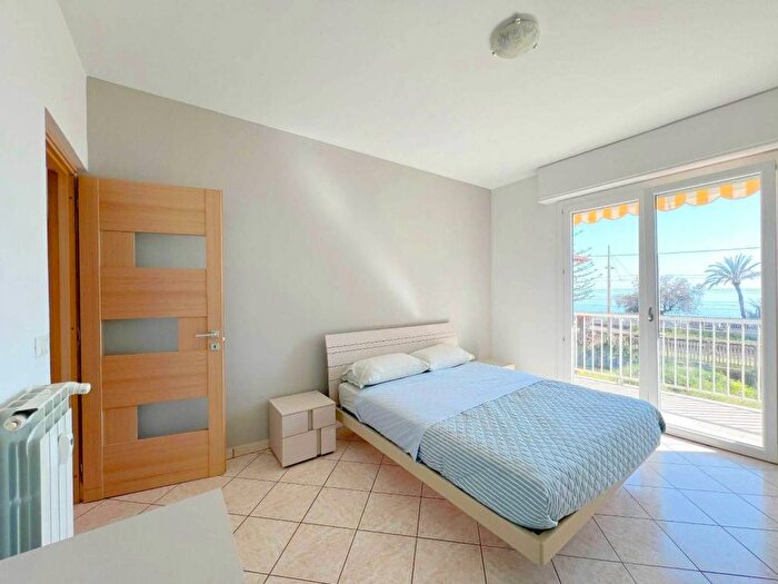 Appartamento quadrilocale in vendita in Via Grado, Centro, Bordighera