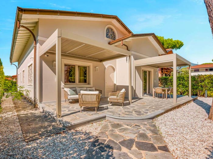 Casa con 6 locali in vendita in Via Giulio Cesare, Cinquale, Montignoso