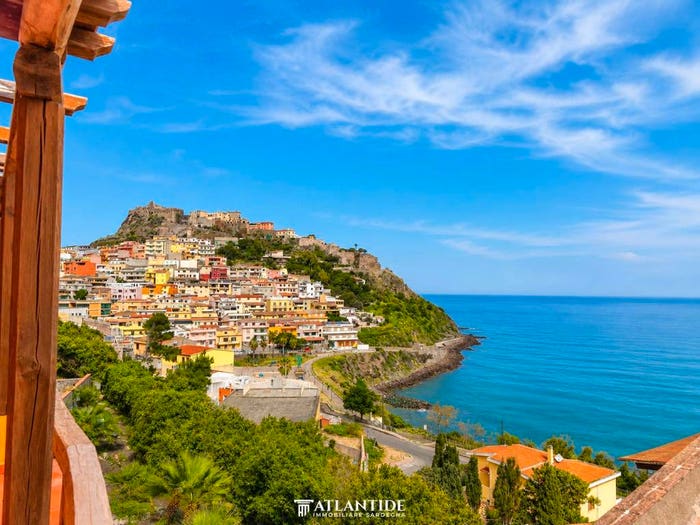 Appartamento trilocale in vendita in Via Michele Giua, Centro, Castelsardo