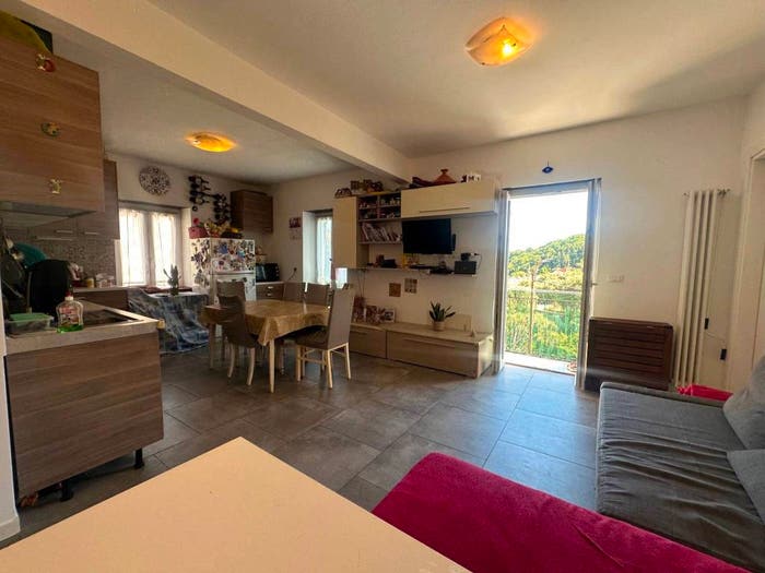 Appartamento trilocale in vendita in Via al Piano, Sciarborasca, Cogoleto