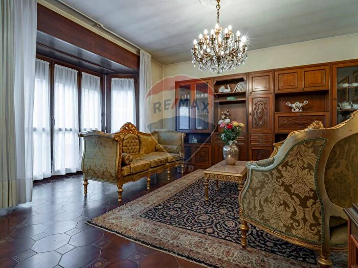 Appartamento trilocale in vendita in Centro, Parabiago