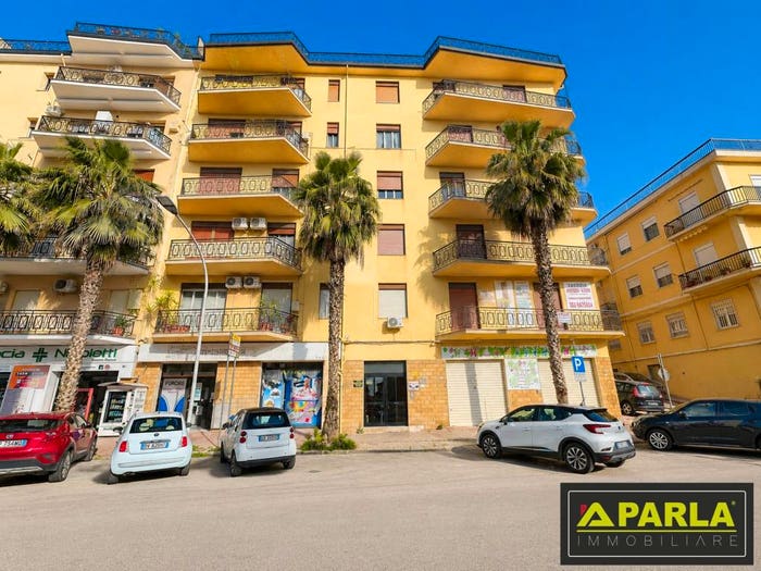Appartamento con 5 locali in vendita in Viale della Vittoria, Canicattì