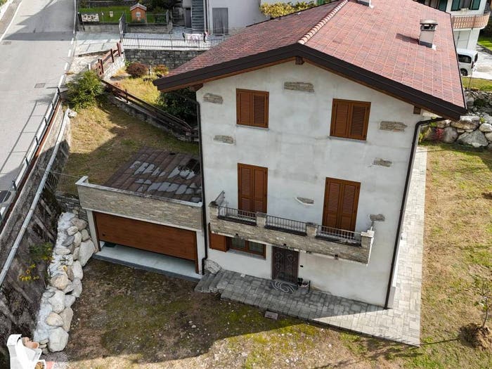 Casa con 6 locali in vendita in Via Bugelli, Centro, Novate Mezzola