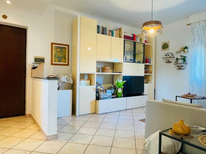 Appartamento quadrilocale in vendita in Via Vittorio Barzoni, Corvetto, Milano