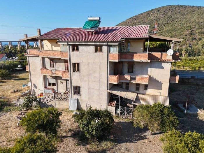 Casa con 6 locali in vendita in Strada Provinciale, Mirto