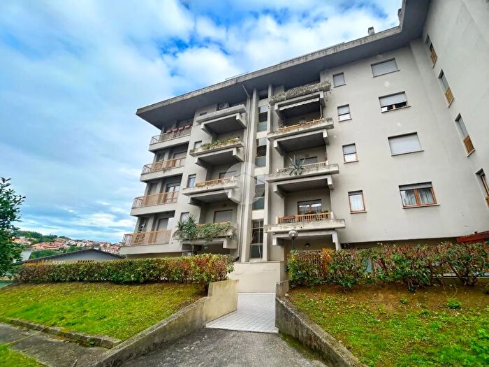 Appartamento con 6 locali in vendita in Via Alfonso Cipollone, Teramo