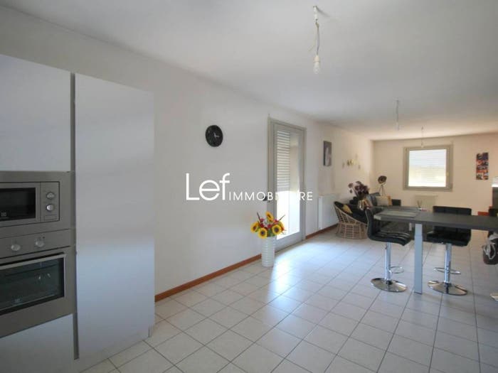 Appartamento trilocale in vendita in Piazza Vittorio Emanuele II, Centro, Pieve di Soligo