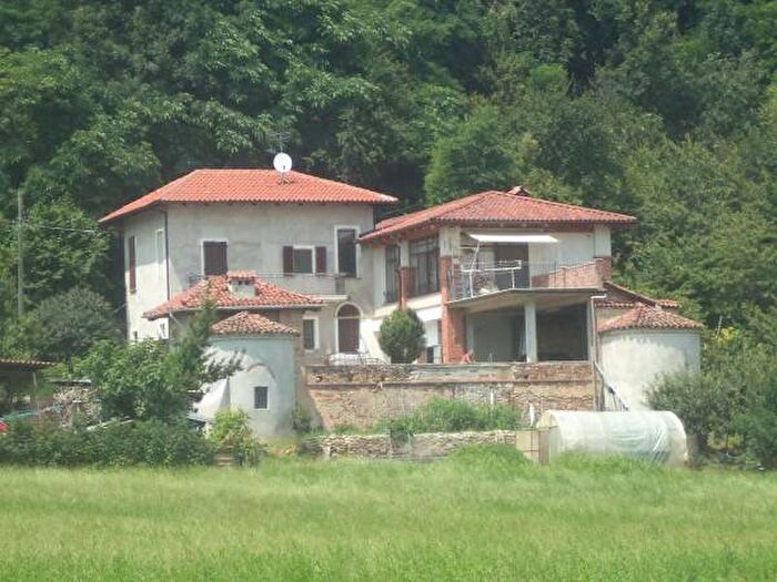 Casa con 5 locali in vendita in Via Morra San Giovanni, Busca