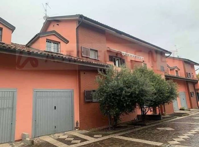 Appartamento quadrilocale in vendita in Frazione Pairana Via Lussu, Landriano