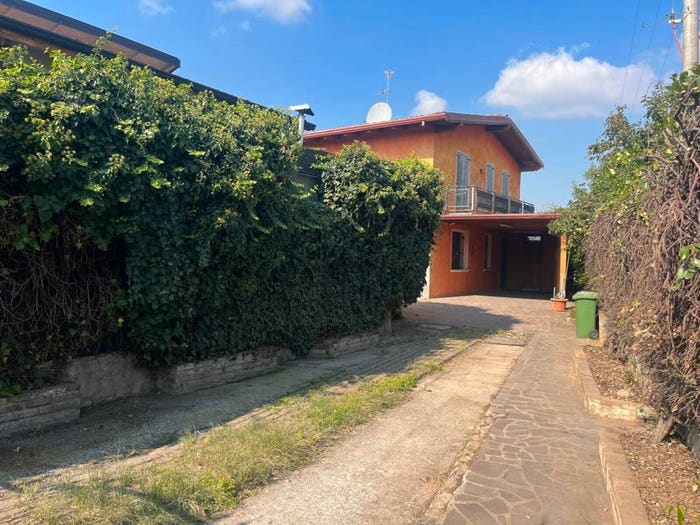 Casa con 6 locali in vendita in Medole
