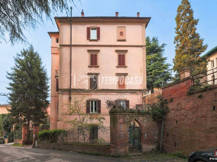 Appartamento quadrilocale in vendita in Via San Mamolo, Colli San Mamolo, Bologna