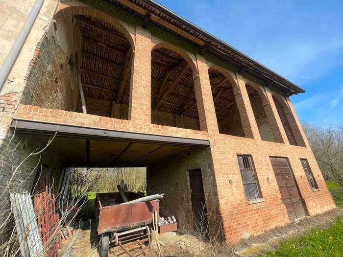 Casa con 6 locali in vendita in Centro, Calamandrana