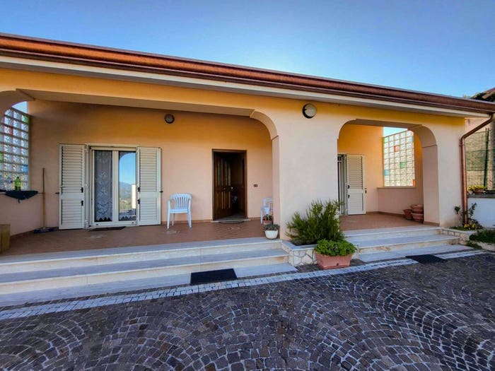 Casa con 6 locali in vendita in Via Piana, Colle Ippolito, Gallinaro
