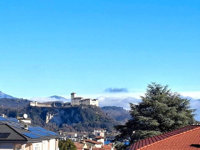 Appartamento quadrilocale in vendita in Arona martiri liberta', Centro, Arona