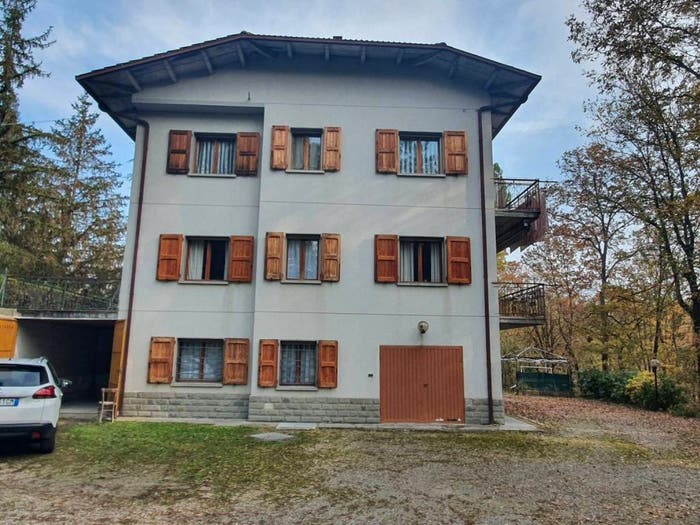 Casa con 6 locali in vendita in Via Serra, Gaggio Montano