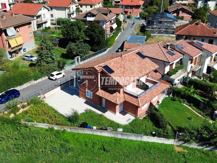 Casa con 5 locali in vendita in Via Moncenisio, Centro, Condove