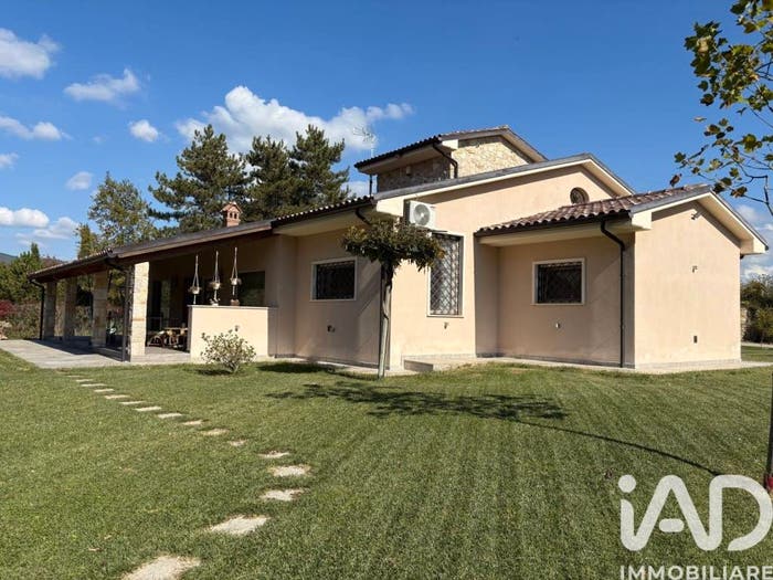 Casa con 6 locali in vendita in Localit  Rondine, Quarata, Arezzo
