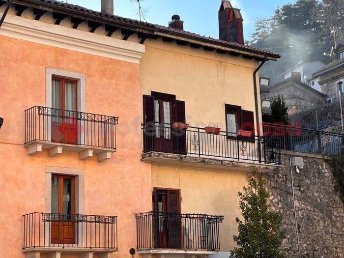 Appartamento trilocale in vendita in Via della Chiesa, Pescasseroli
