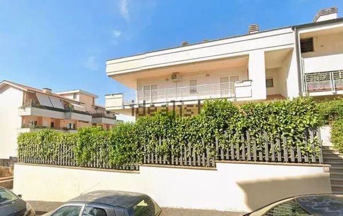 Appartamento trilocale in vendita in Via Campo della Fiera, Bracciano