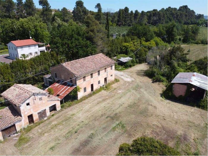 Casa con 6 locali in vendita in VIA ROMA, Via Roma Asse Sud, Jesi