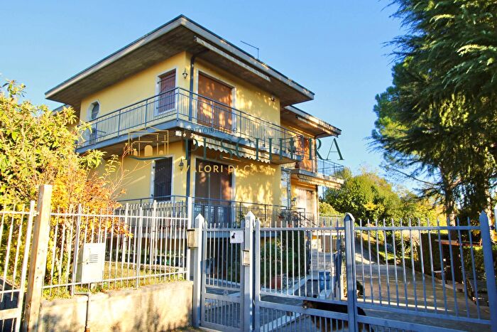 Casa con 8 locali in vendita in Via Pacengo, Peschiera Del Garda