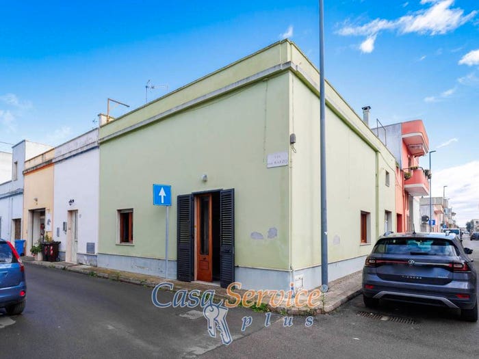 Casa con 5 locali in vendita in Via Marzo, Centro, Neviano