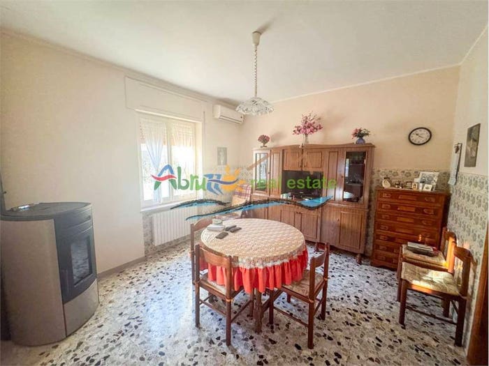 Casa con 6 locali in vendita in via fontana vecchia, Centro, Cepagatti