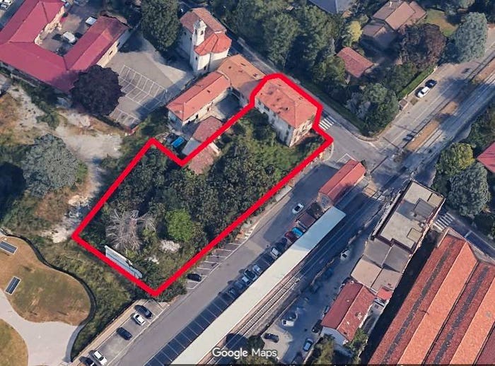 Casa in vendita in Via Toti, Centro, Carugo