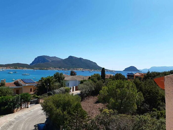 Appartamento con 5 locali in vendita in Via Ginepro, Golfo Aranci