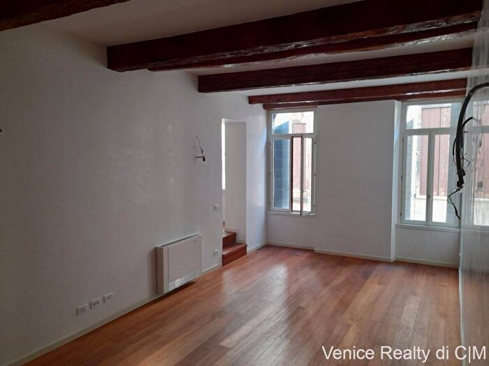 Appartamento trilocale in vendita in Campo San Polo, San Polo, Venezia