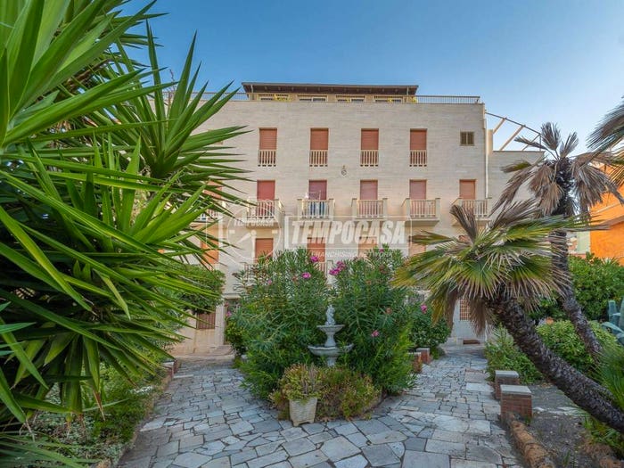 Appartamento bilocale in vendita in Via Regina Elena, Centro, Ladispoli