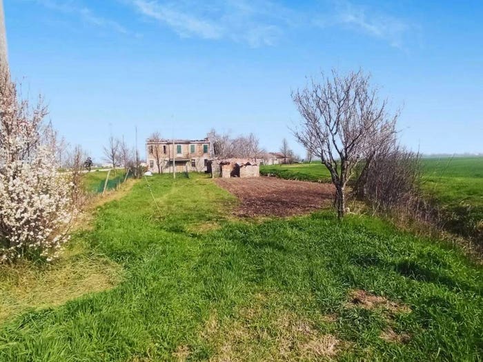 Casa quadrilocale in vendita in Via Argine Cagnetto, Bondeno