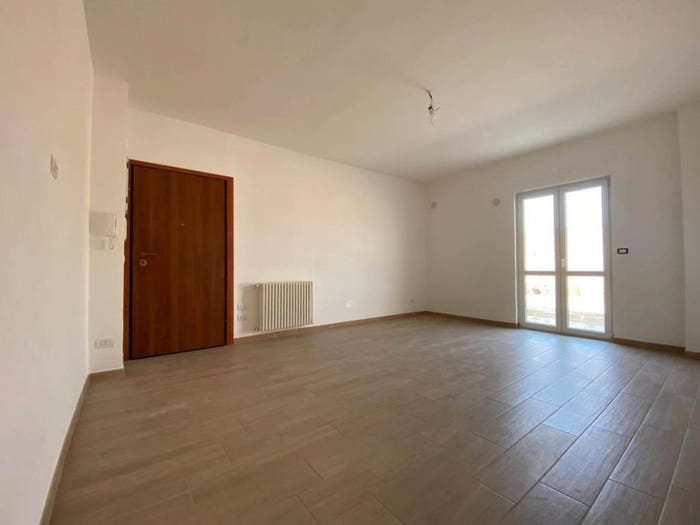 Appartamento trilocale in vendita in VIA CRISPI, Centro, Leporano