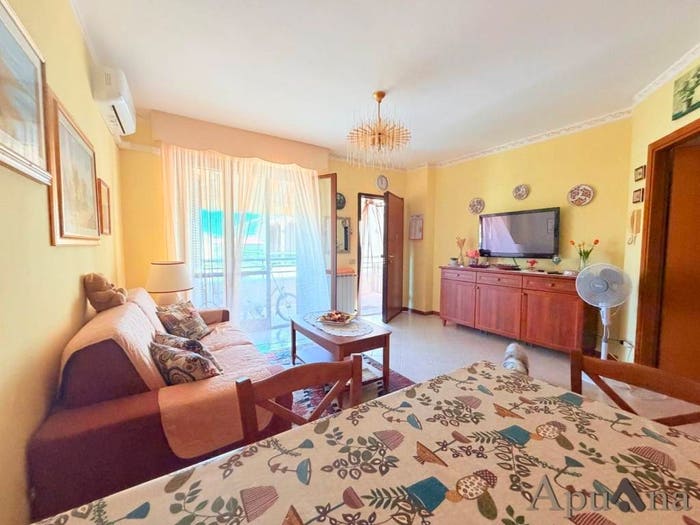 Appartamento con 5 locali in vendita in Via Antonio Meucci, Centro, Massa