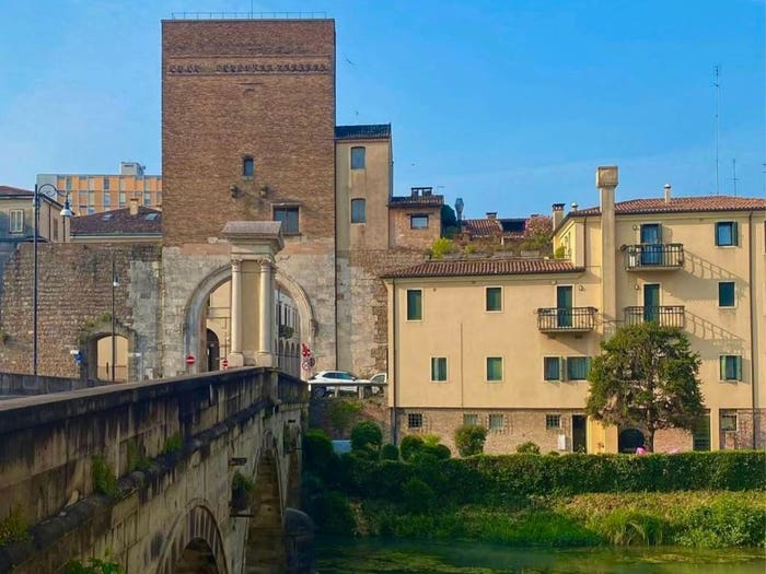 Appartamento con 5 locali in vendita in Ponte Molino, Savonarola Ponte Molino, Padova