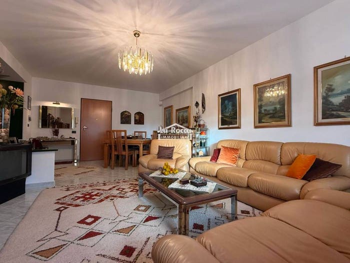 Appartamento con 6 locali in vendita in Viale Italia, Centro, Alcamo