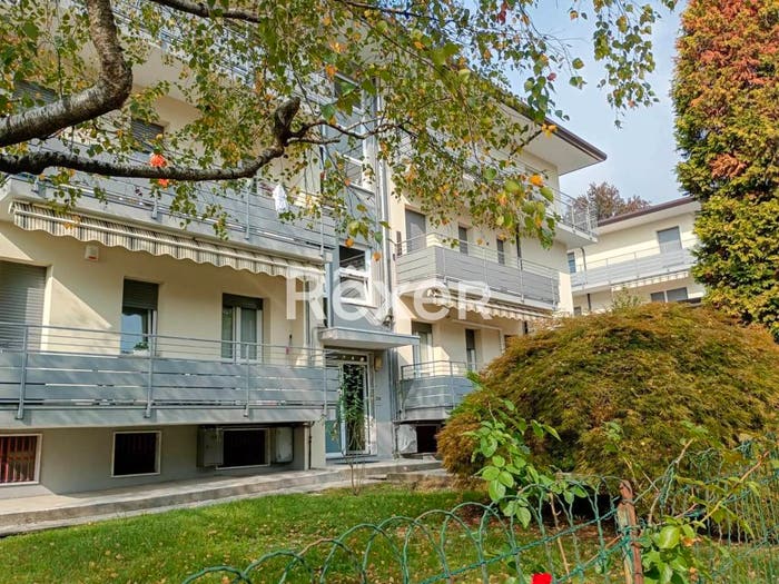 Appartamento quadrilocale in vendita in Via Roma, Albese con Cassano