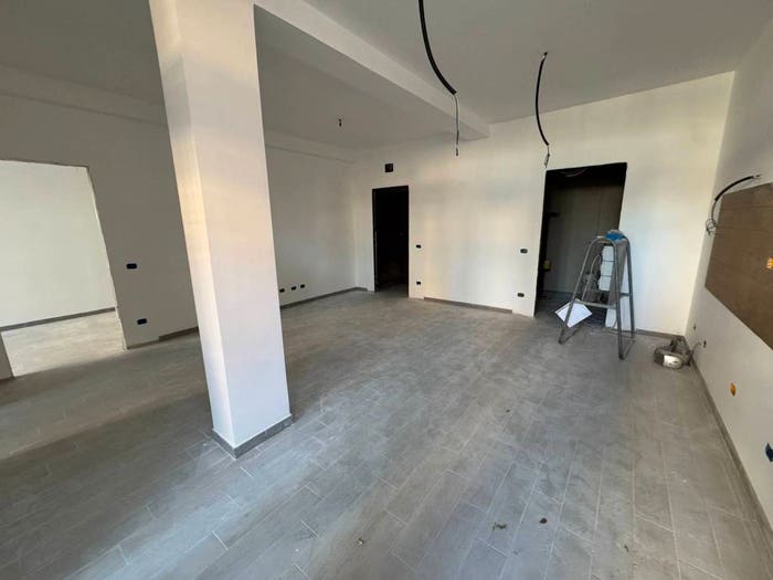 Appartamento trilocale in vendita in Via Giuseppe Medail, Lunghezza, Roma
