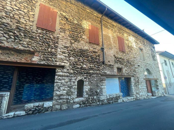 Casa con 6 locali in vendita in Via Cesare Battisti, Centro, Nembro
