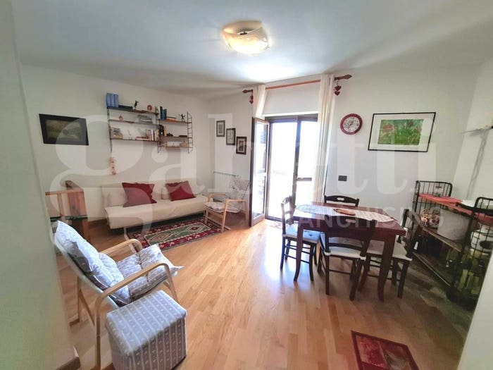 Appartamento trilocale in vendita in Strada Provinciale per Avezzano, Centro, Rocca di Cambio