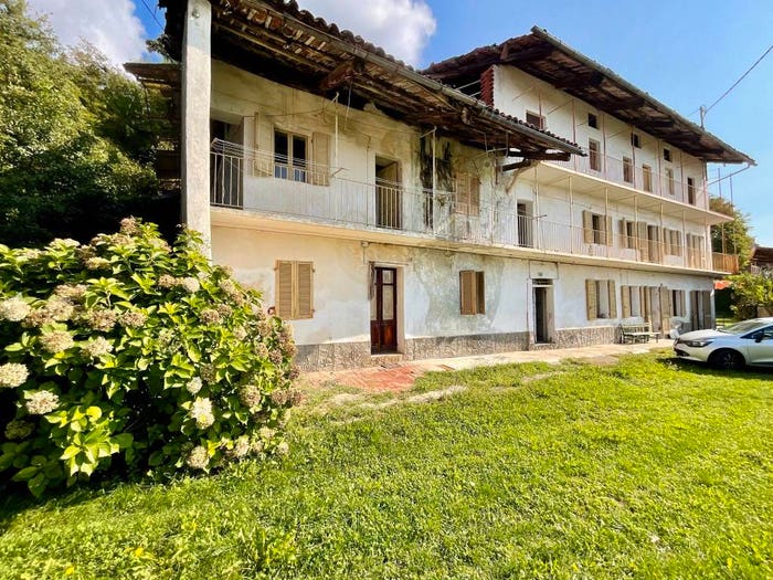 Casa con 6 locali in vendita in Via Lanzo, Centro, Balangero