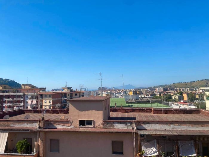 Appartamento trilocale in vendita in Via Consalvo, Fuorigrotta, Napoli