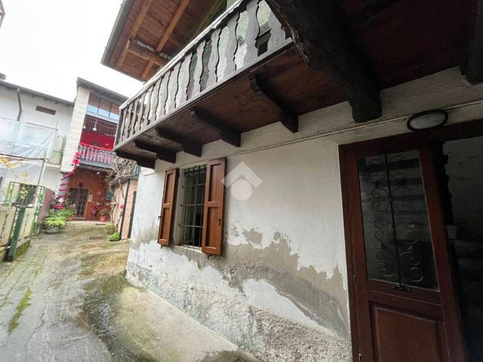 Casa trilocale in vendita in Via fratelli calvi, Centro, Mapello